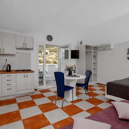 2581a Apartment *